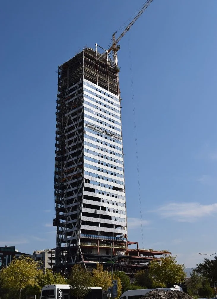 BİVA — İzmir Bayraklı BİVA Kule çelik montajı